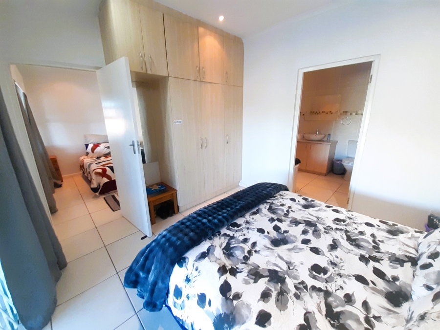 5 Bedroom Property for Sale in Paradise Beach Eastern Cape